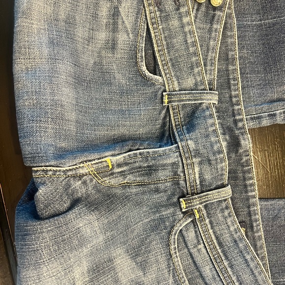 Like New - Picture 2 of 3